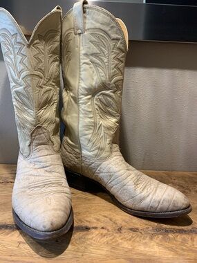 Vintage NOCONA Cream Western Boots Sz 10D Made in USA Rodeo Ready minimal wear
